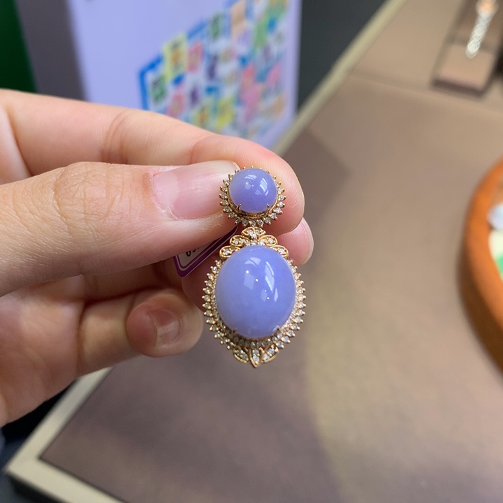 翡翠18K金镶嵌颈饰翡翠