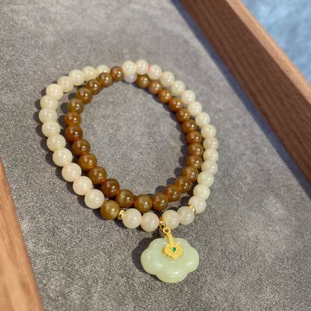 0442 牛奶咖啡 和田玉糖料藕粉双拼好事成双手链