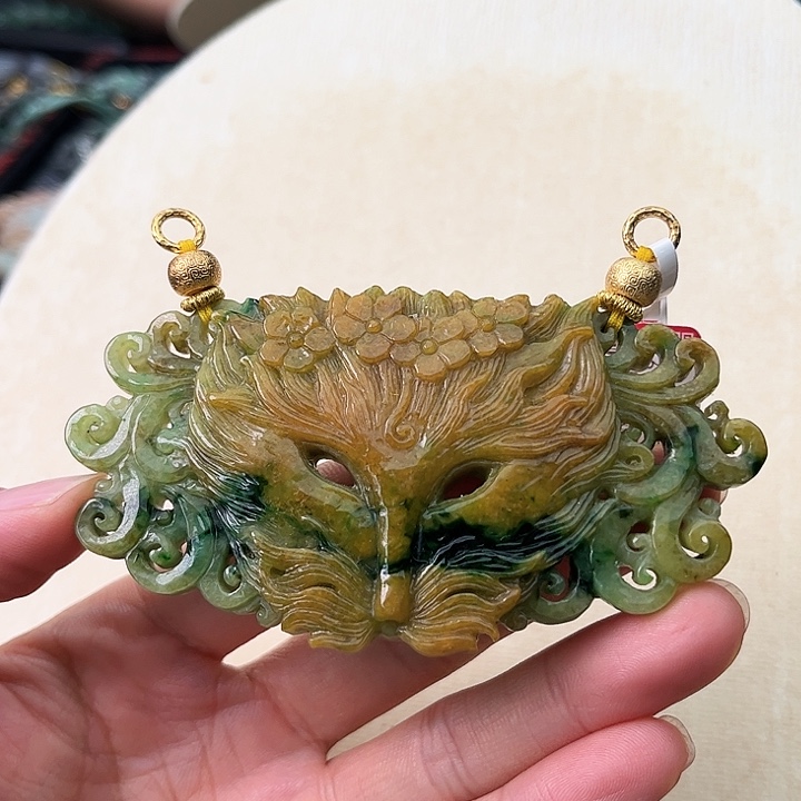 翡翠未镶嵌颈饰贵*阁挂件