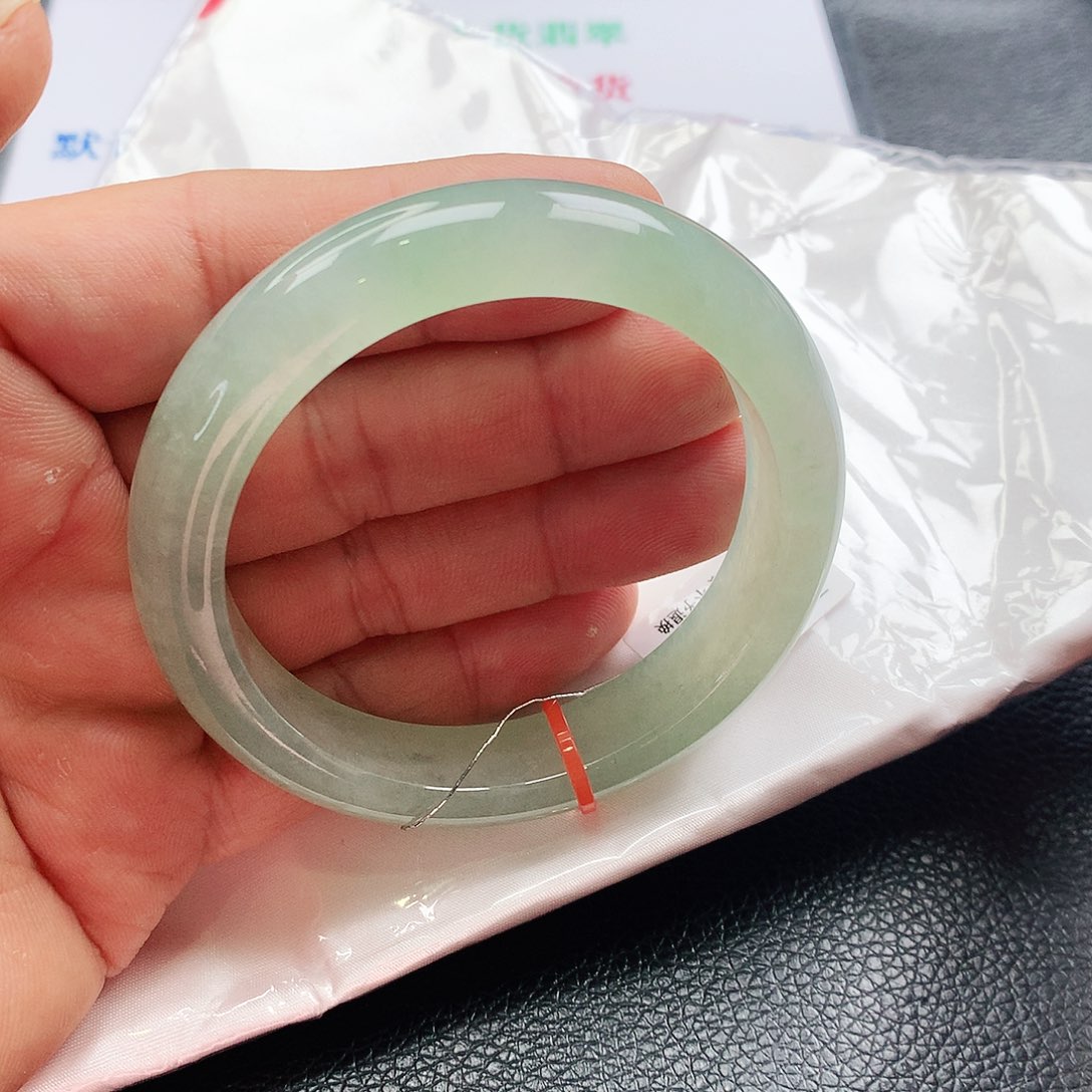 翡翠手镯未镶嵌天然翡翠手镯