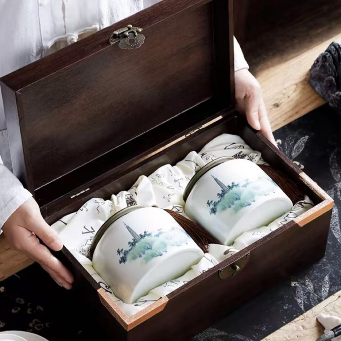  【山水情缘】正山小种红茶双陶瓷茶叶礼盒500克