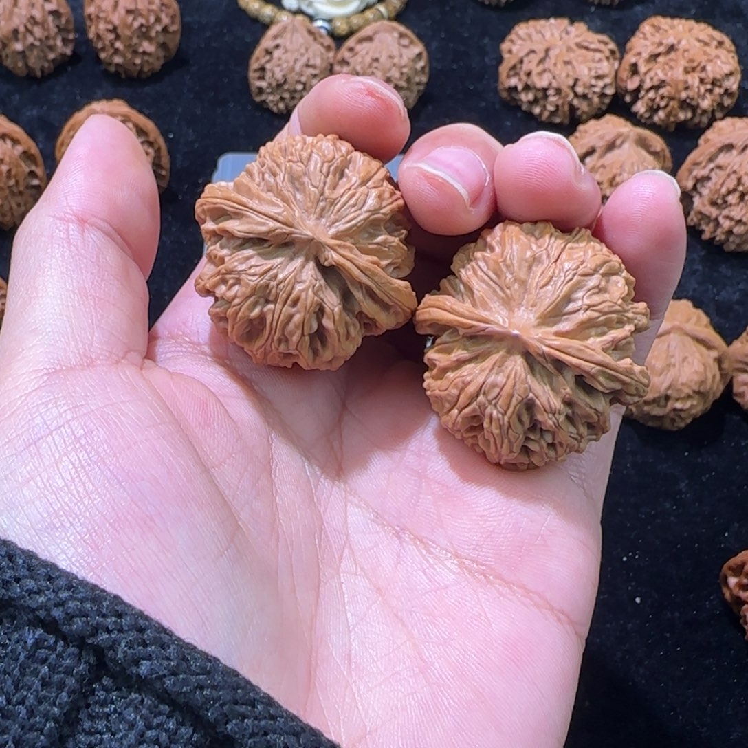 迟***柔文玩核桃把件36果园