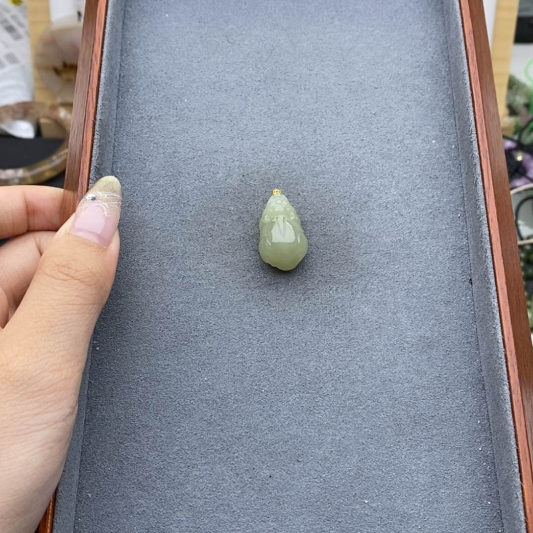 和田玉吊坠(不含链)18K金镶嵌