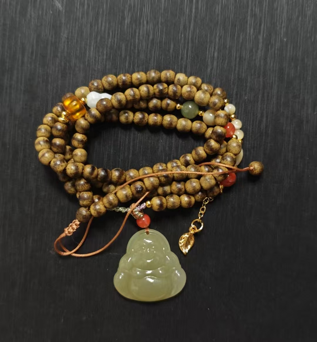 香香木和田玉佛公项链