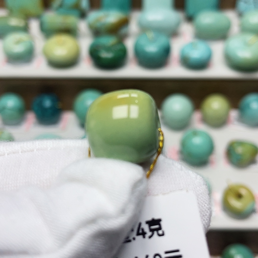 伊***常绿松石未镶嵌珠宝奇石