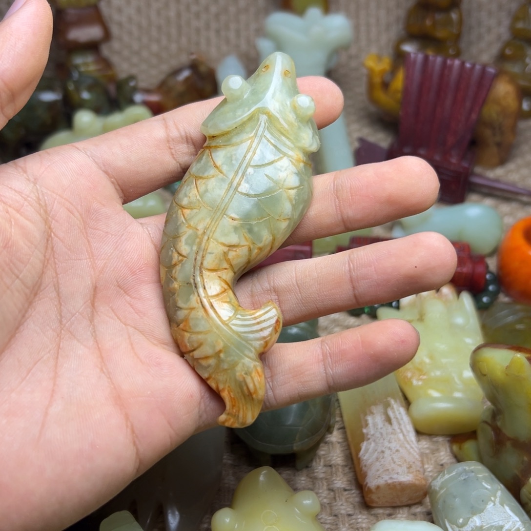 未镶嵌蛇纹石玉颈饰