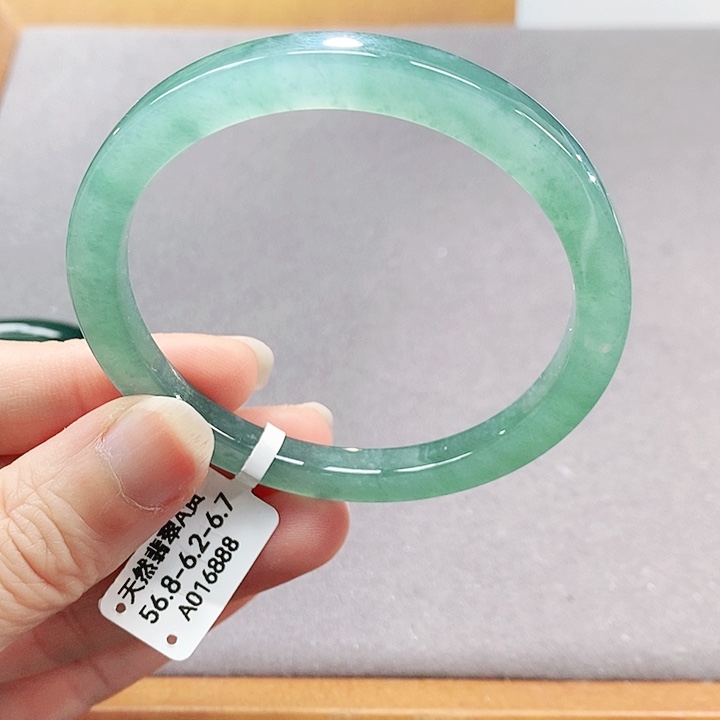 【闪购商品】翡翠手镯（圆镯）未镶嵌