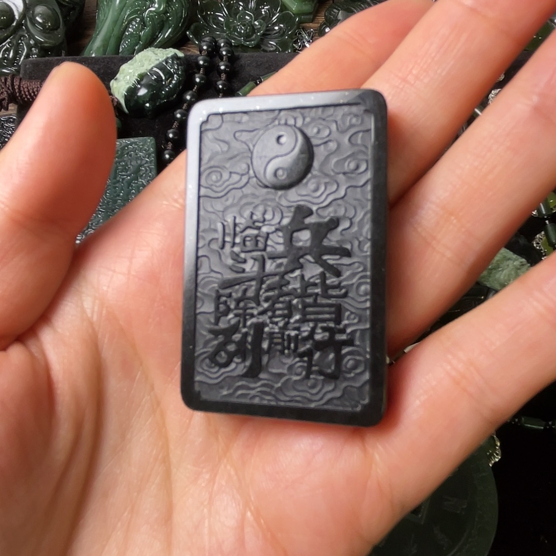 ****猜蛇纹石玉合金颈饰