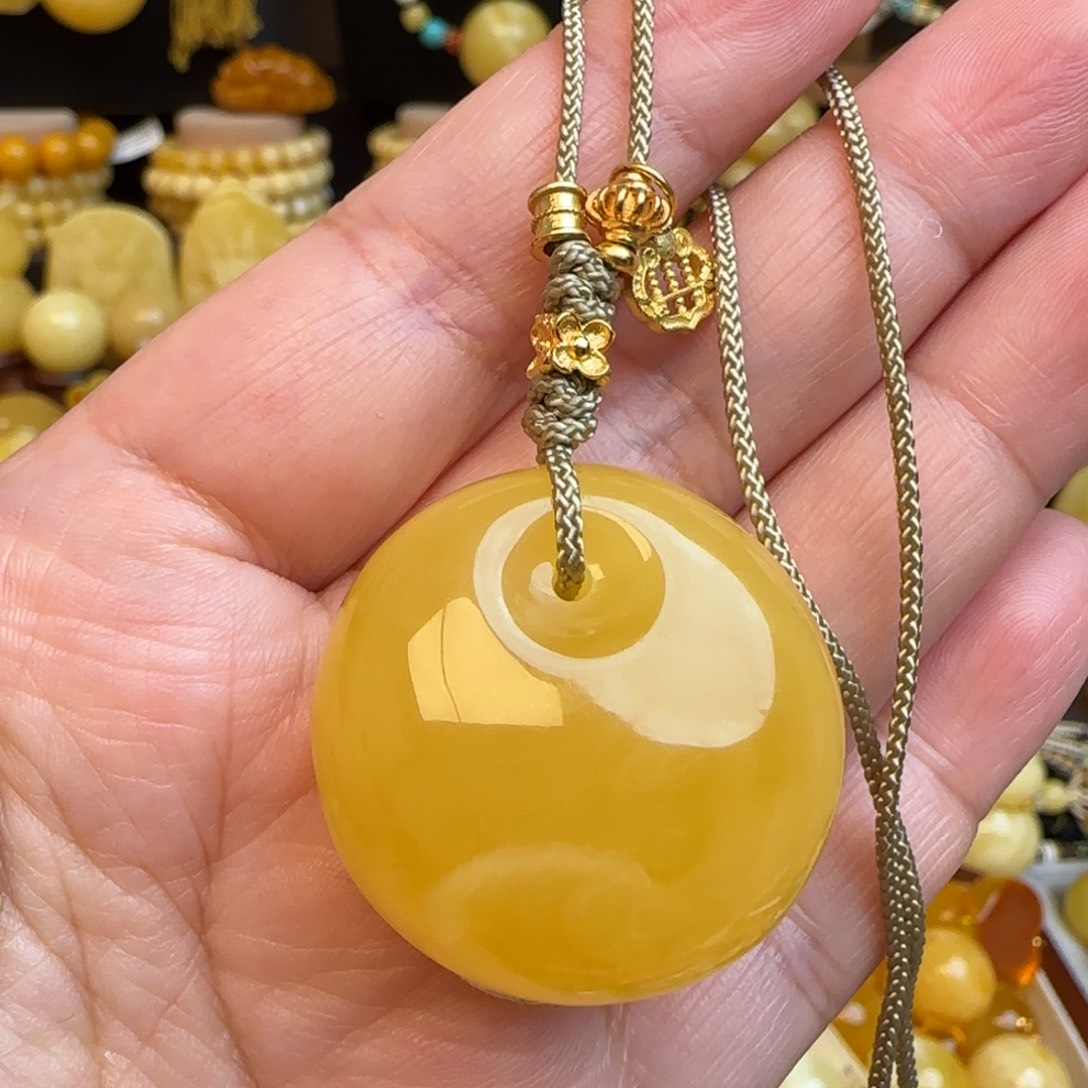 琥珀未镶嵌套链俄料鸡油黄蜜蜡公主扣