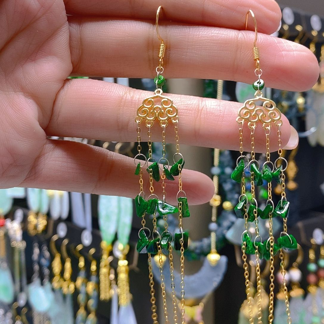 未镶嵌翡翠耳饰翡翠