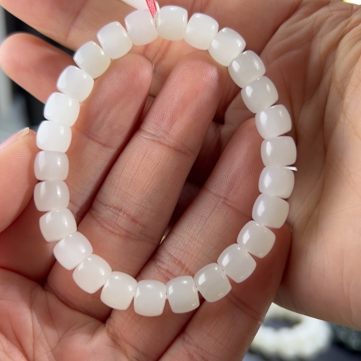 和田玉手串未镶嵌青海白冰卡8直切