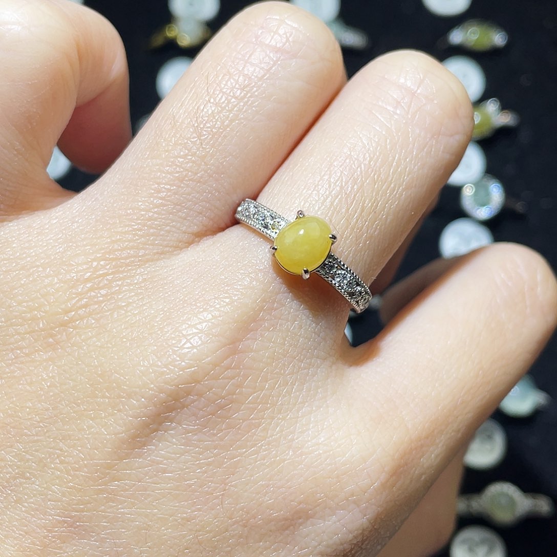 翡翠未镶嵌戒指戒指