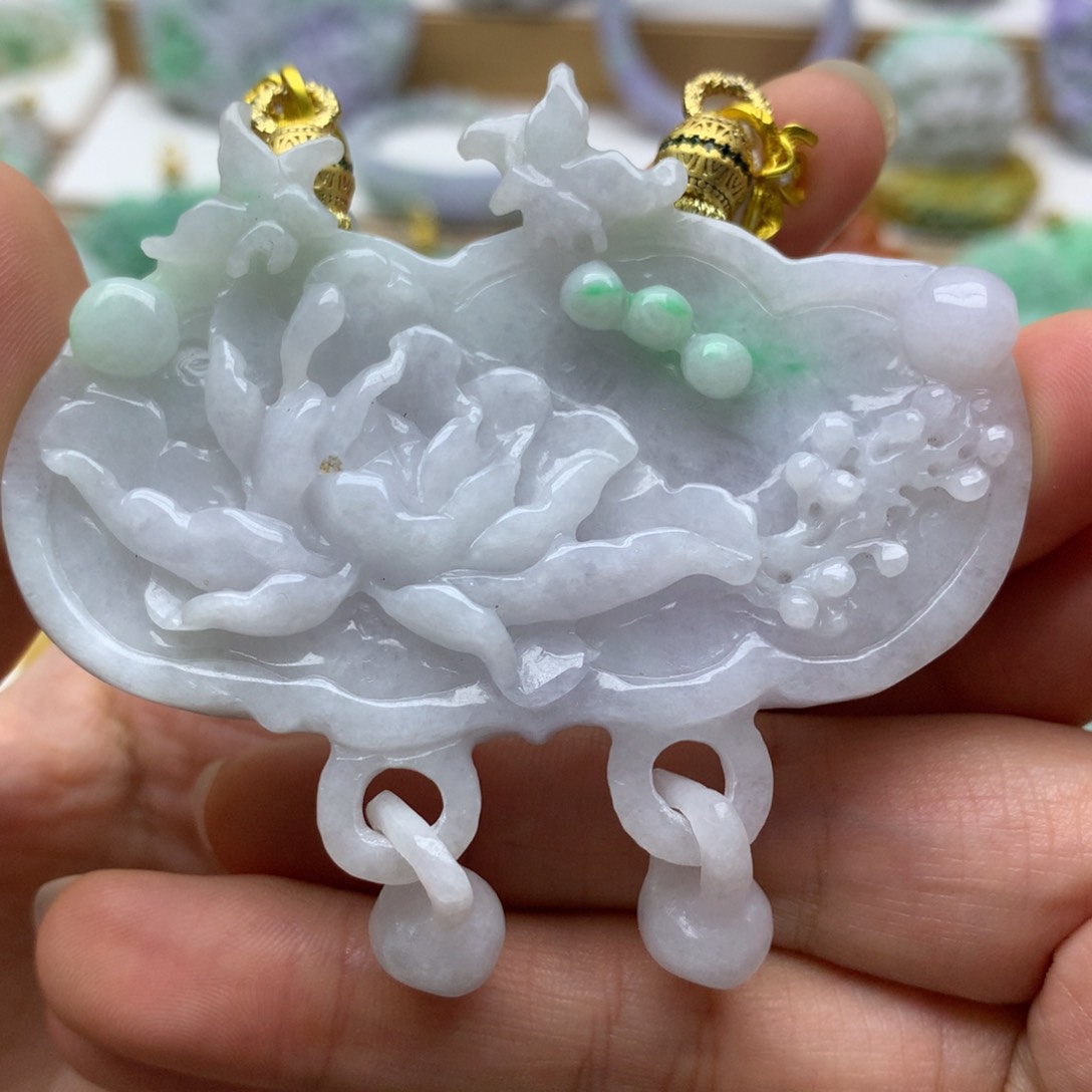 翡翠未镶嵌颈饰翡翠