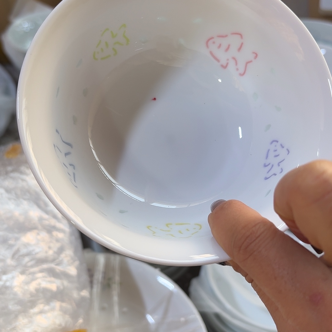 白瓷米饭碗鱼两个七彩微瑕