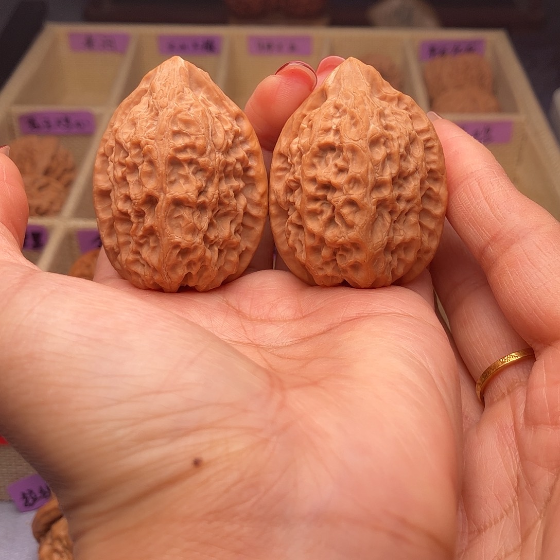 文玩核桃把件沈阳鸡心35