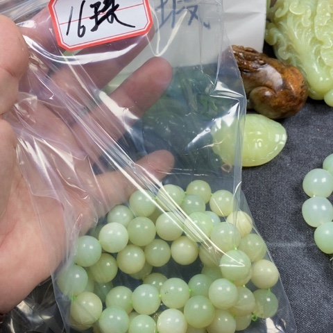未镶嵌蛇纹石玉手链