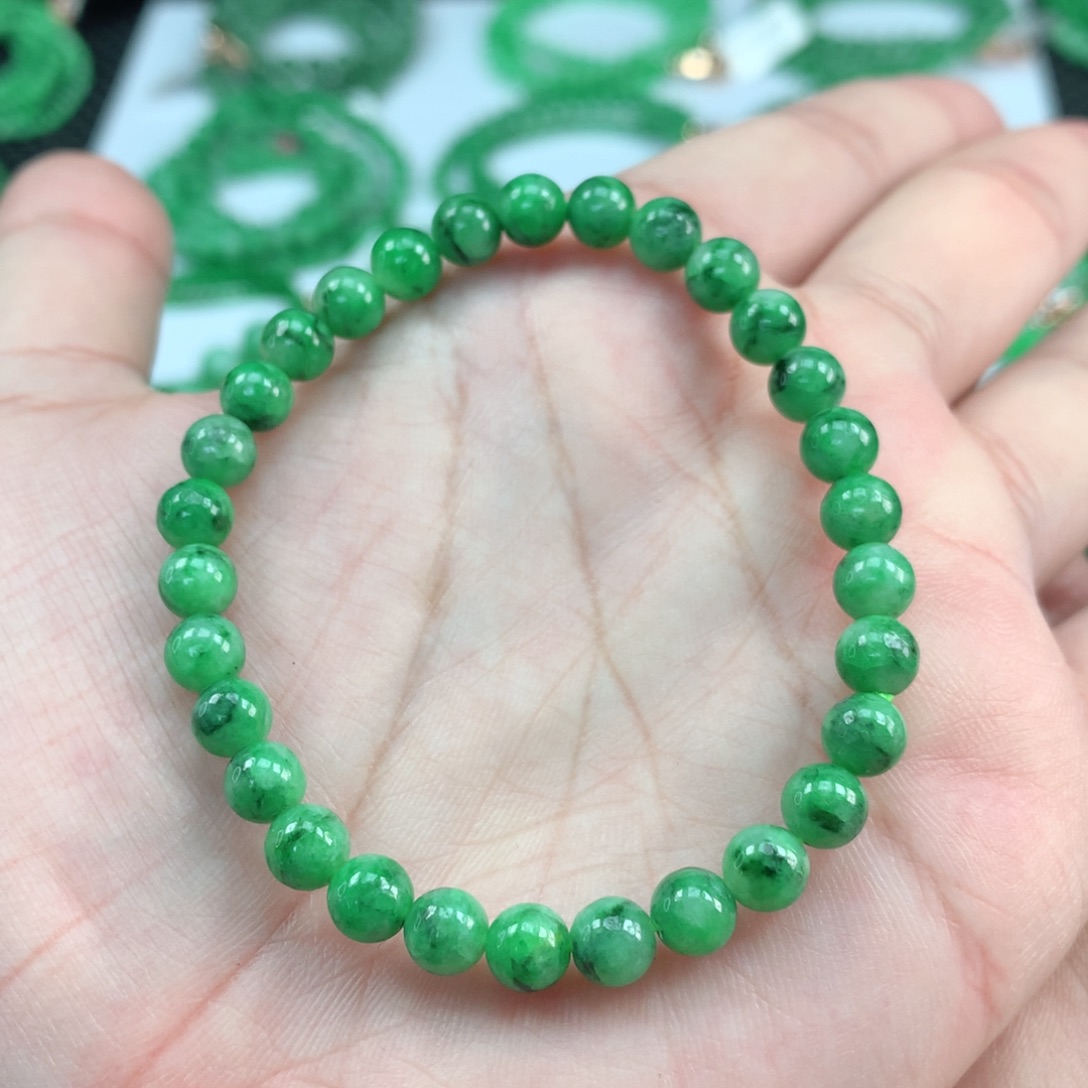 翡翠手链未镶嵌翡翠