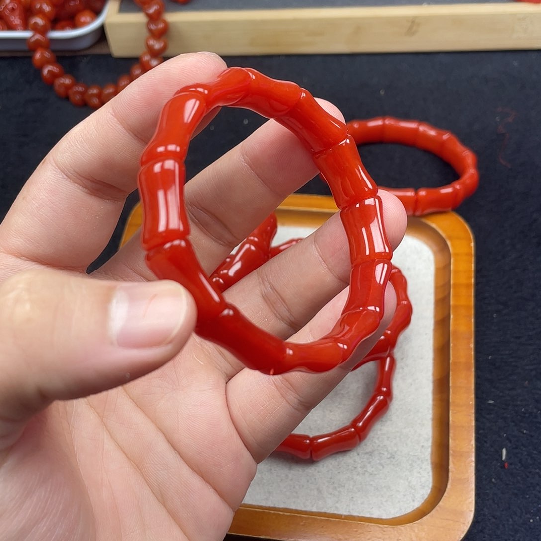 未镶嵌11号保山锦红亮光竹节手牌南红玛瑙