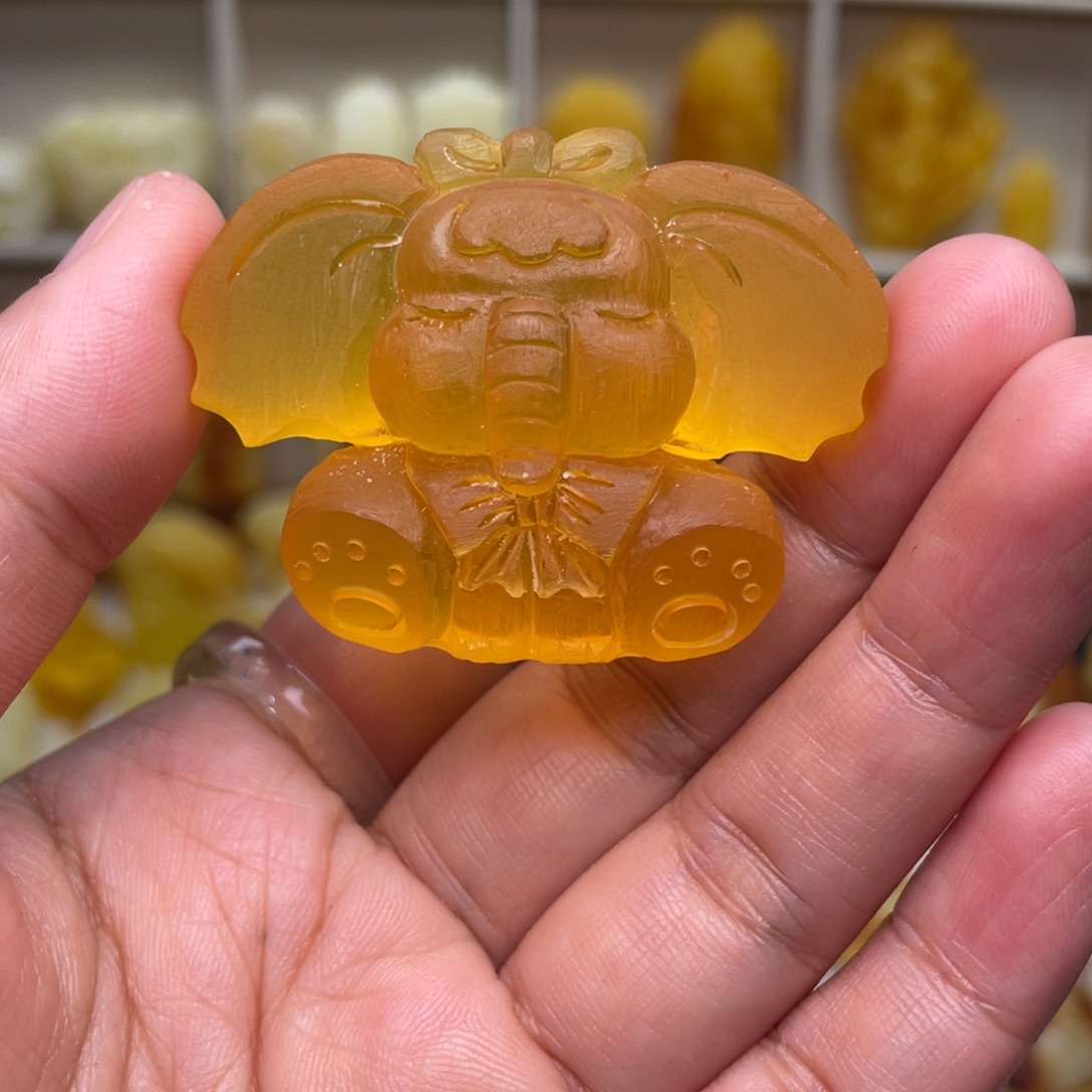 琥珀未镶嵌颈饰俄料蜜糖净水象