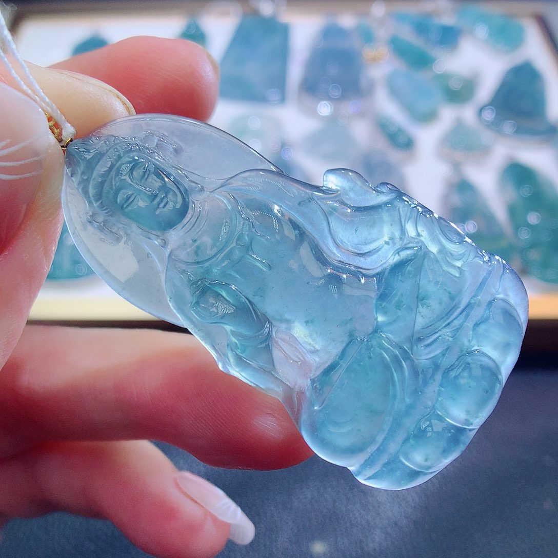 翡翠颈饰18K金镶嵌翡翠