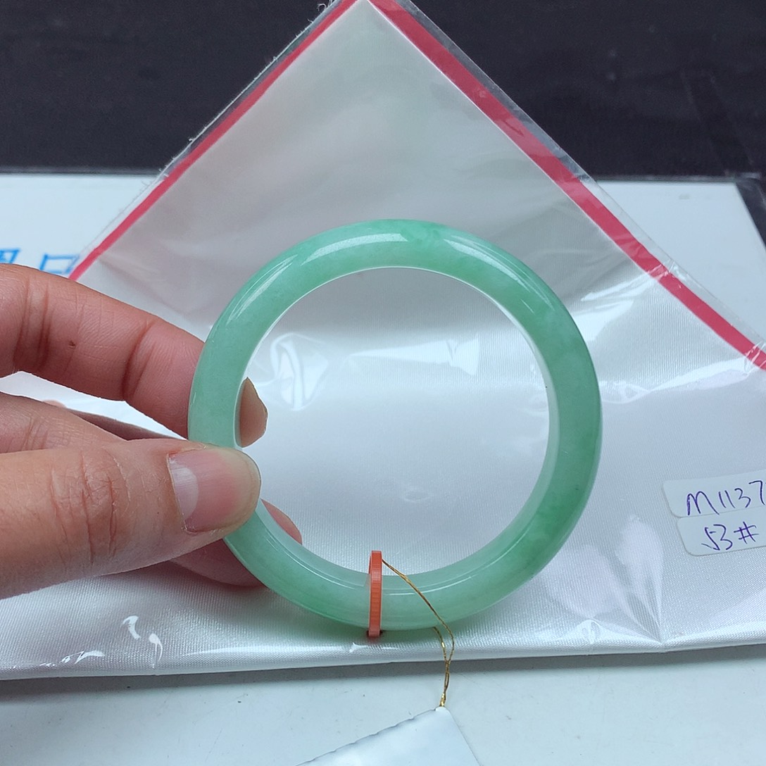 翡翠手镯未镶嵌53圈735