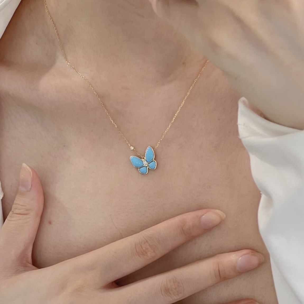 轻奢蓝色蝴蝶项链法式优雅