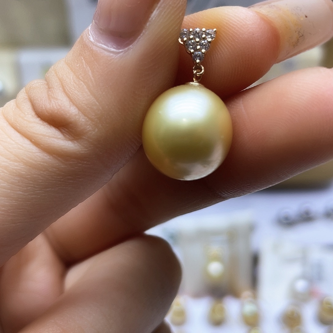 海水珍珠颈饰18K金镶嵌