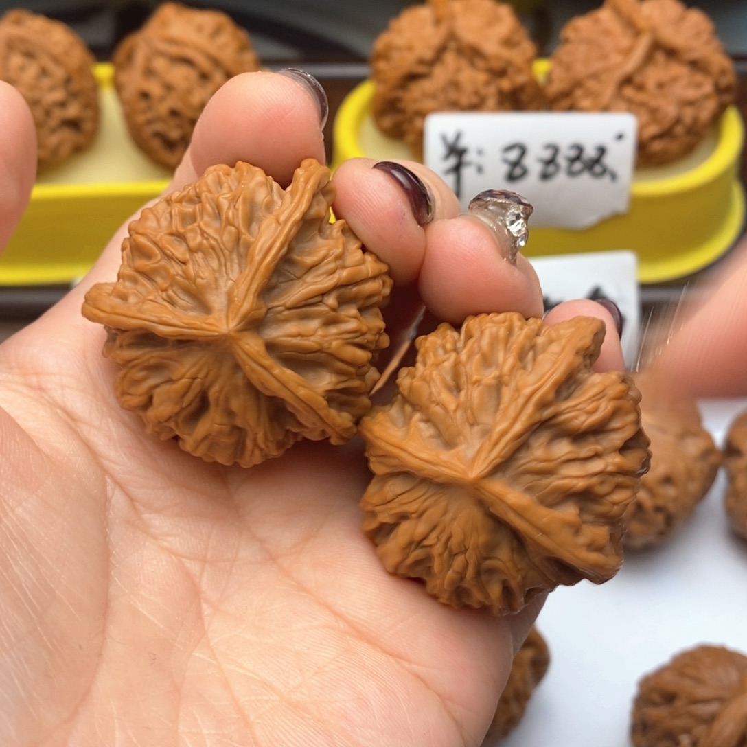 文玩核桃把件439号牡丹花王三