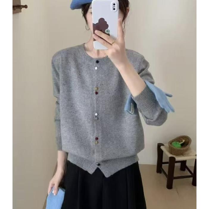 精品~软糯亲肤-彩色双扣舒适百搭针织开衫A15