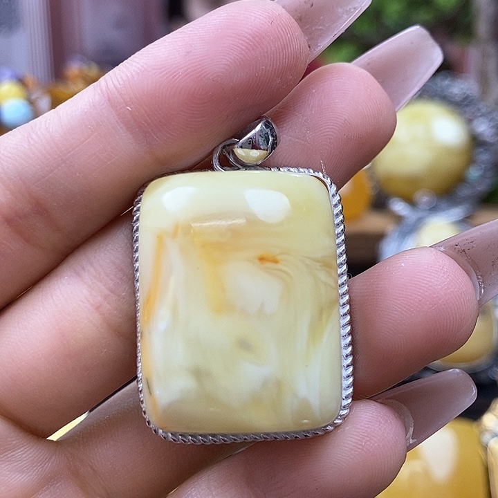 琥珀颈饰银S925镶嵌吊坠