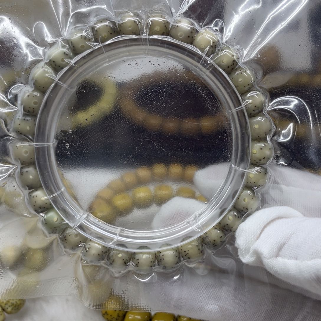 星月菩提手串玉化全透 通体留白牛毛星