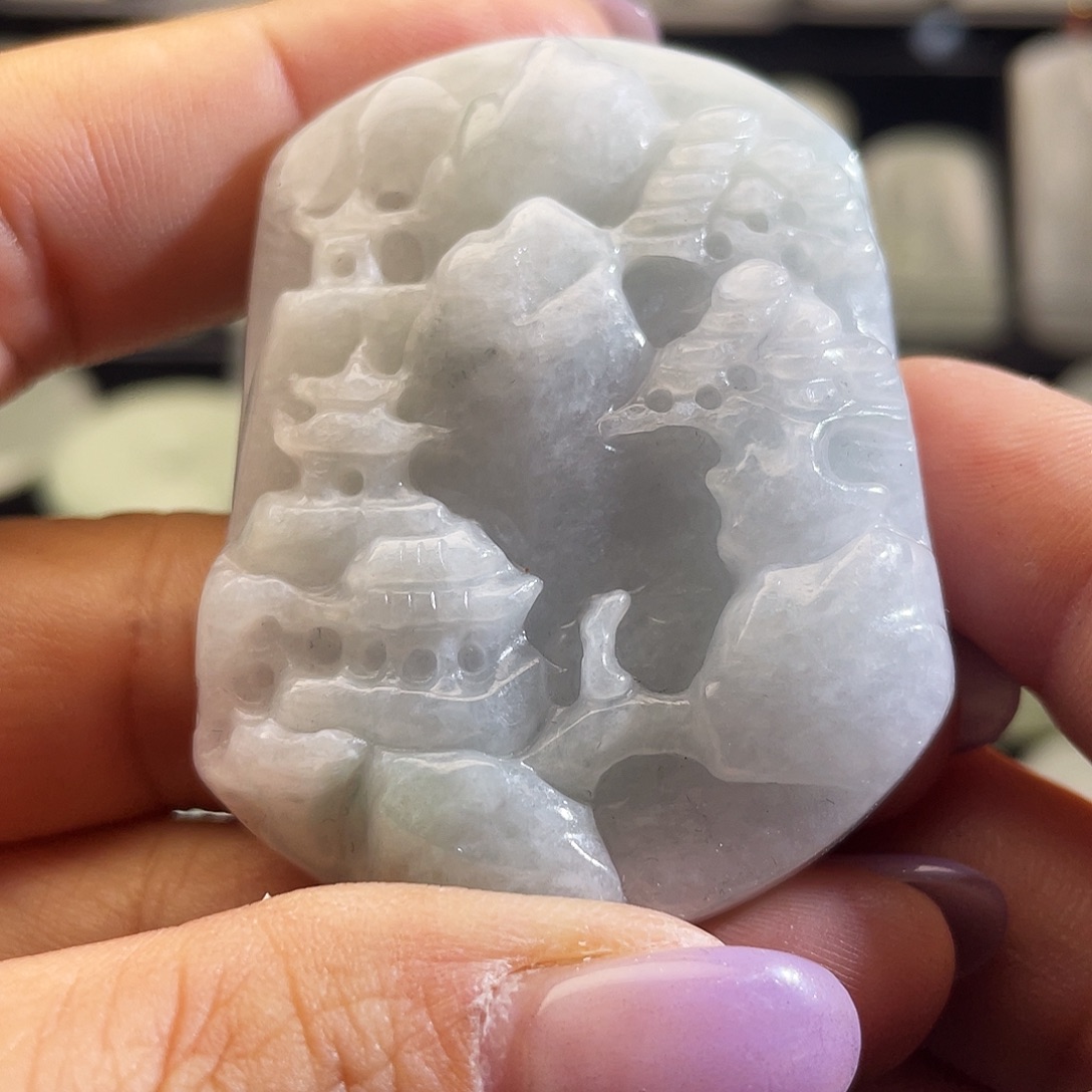 翡翠未镶嵌颈饰山水