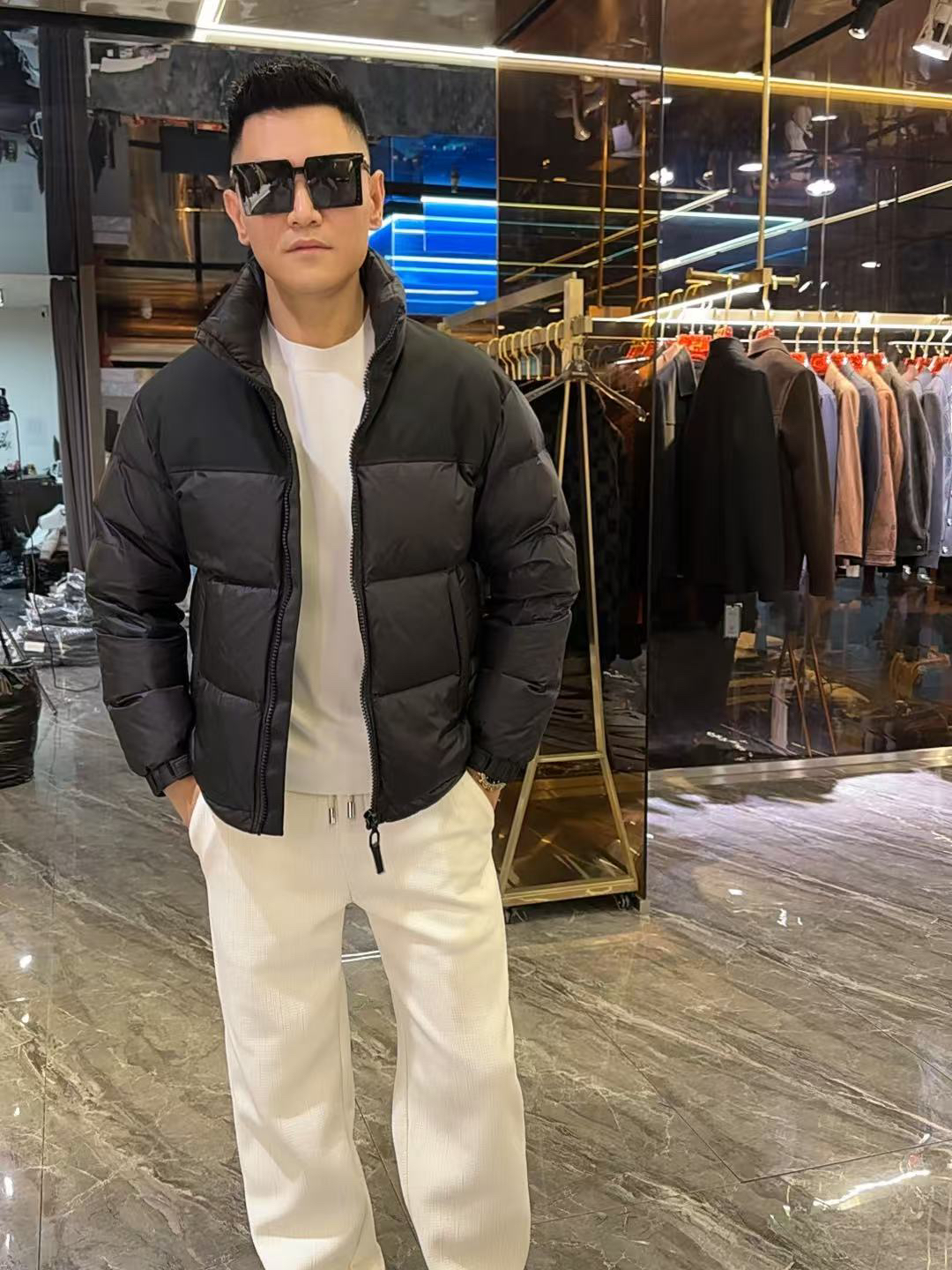 新款简约时尚羽绒服