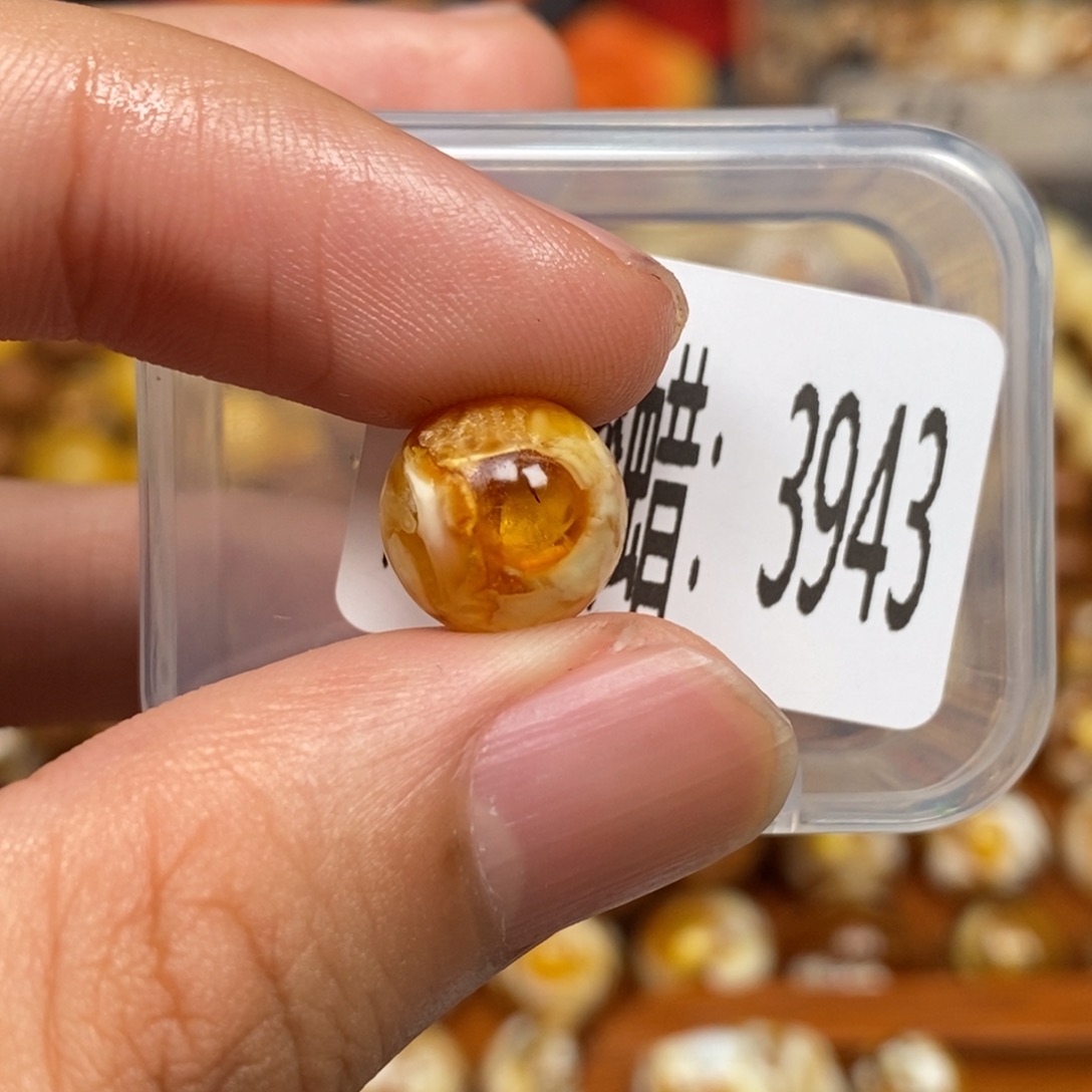 蜜蜡未镶嵌珠宝奇石3943