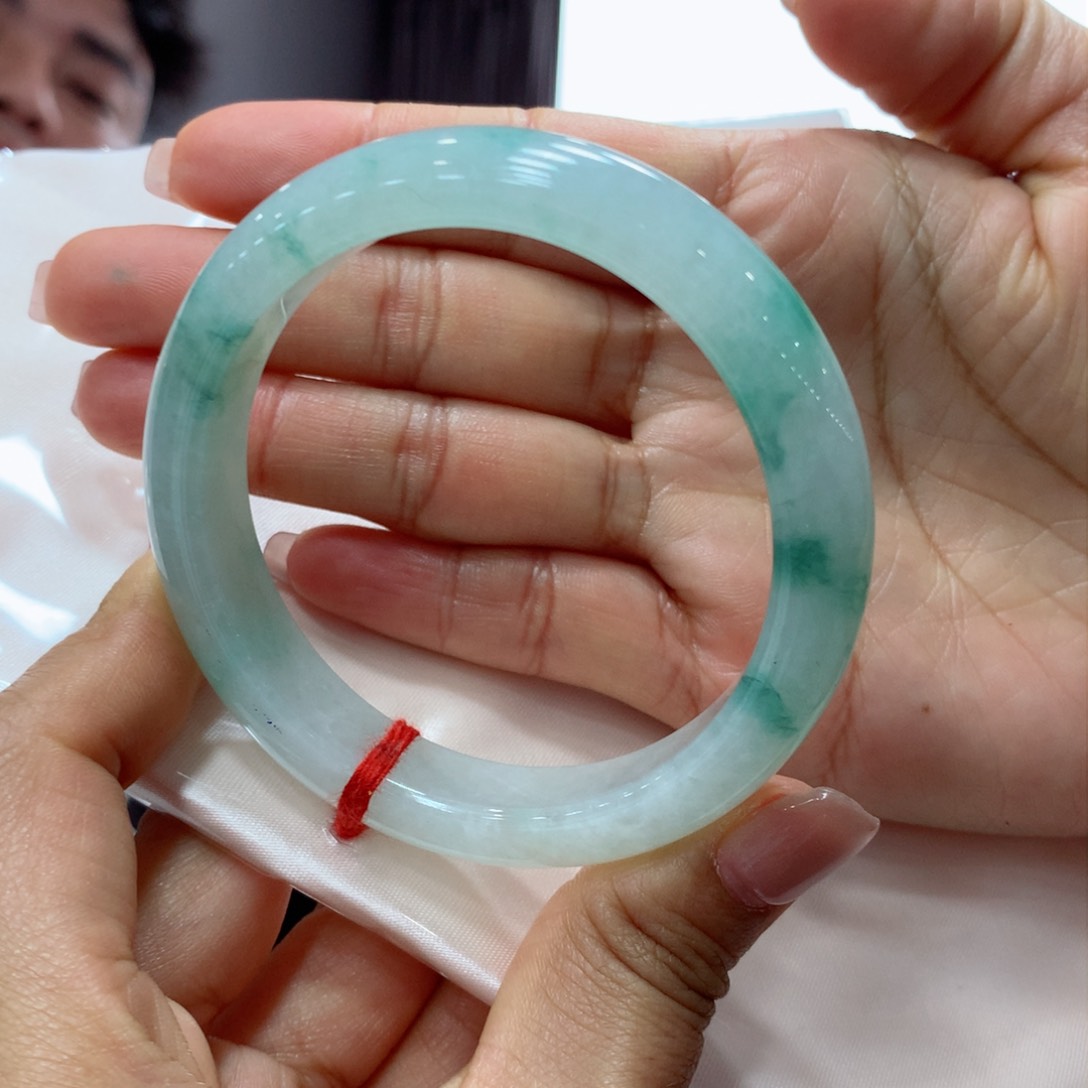 翡翠手镯未镶嵌买断