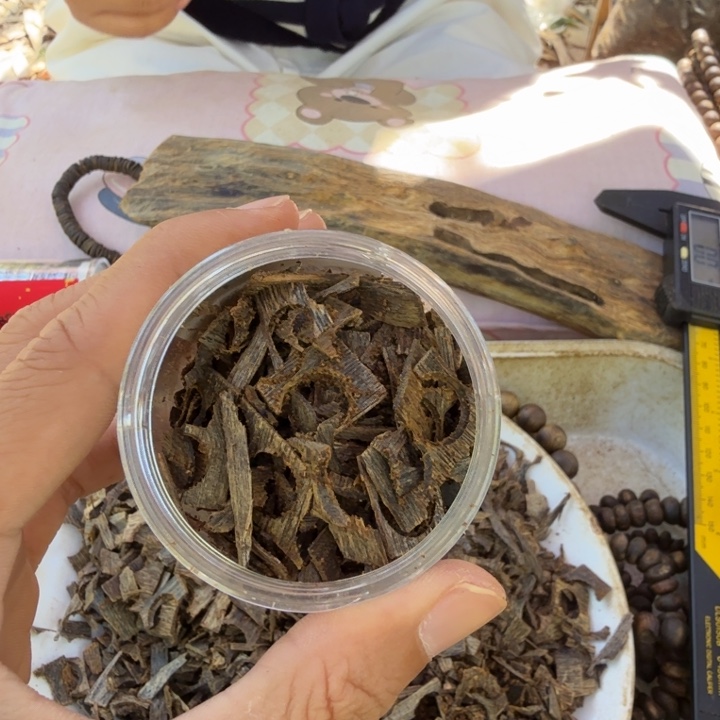 沉香碎屑沉香20克沉水碎料多样性发一