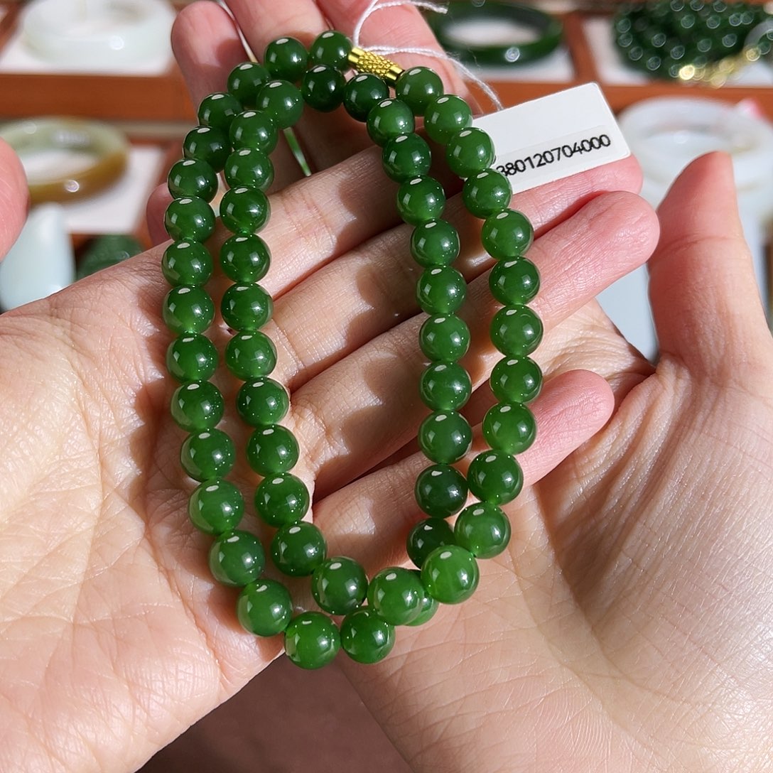 小***柴和田玉未镶嵌颈饰