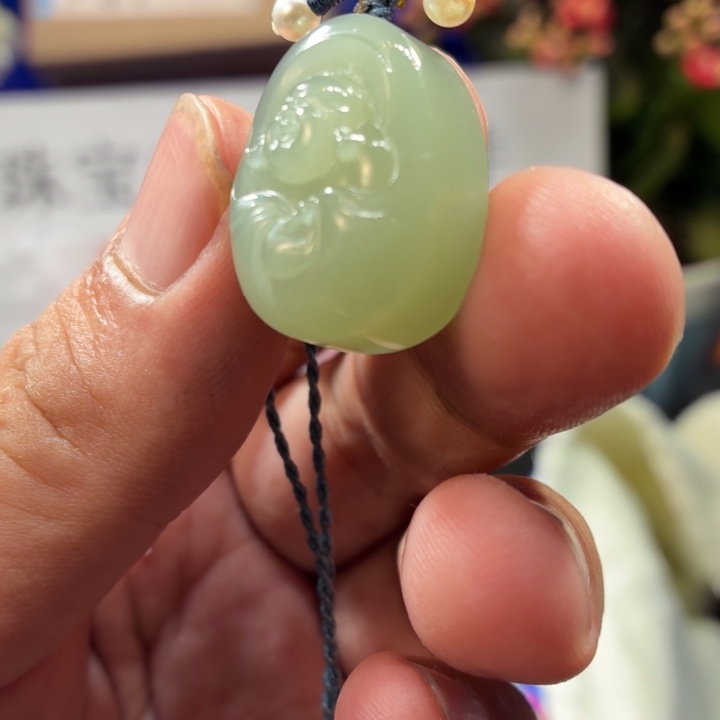 颈饰未镶嵌和田玉（糖玉）