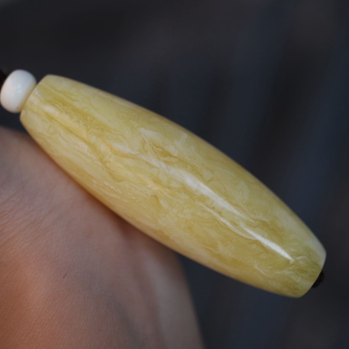 【俄料】精品精工虎皮千层蜜蜡妖花大天珠项链 67.7*22.3mm 20