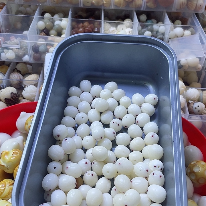 白玉菩提吊坠瑕疵小兔15三十关注➕牌宠五