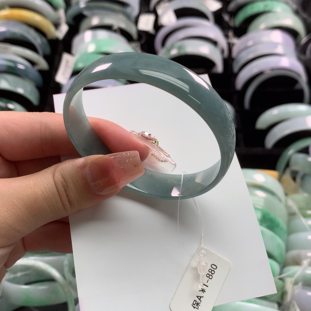 翡翠手镯未镶嵌公主