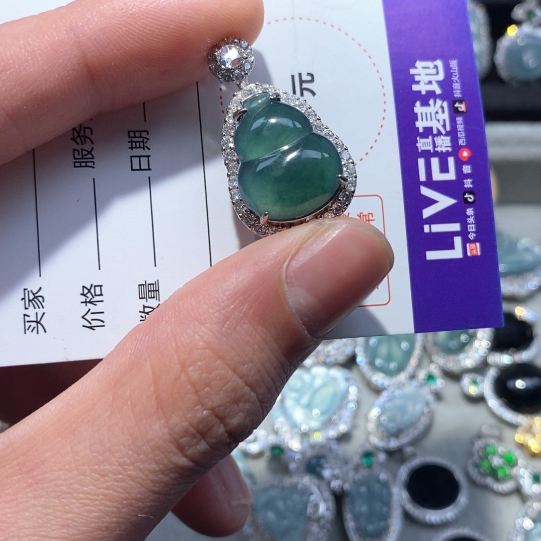 翡翠项链未镶嵌翡翠