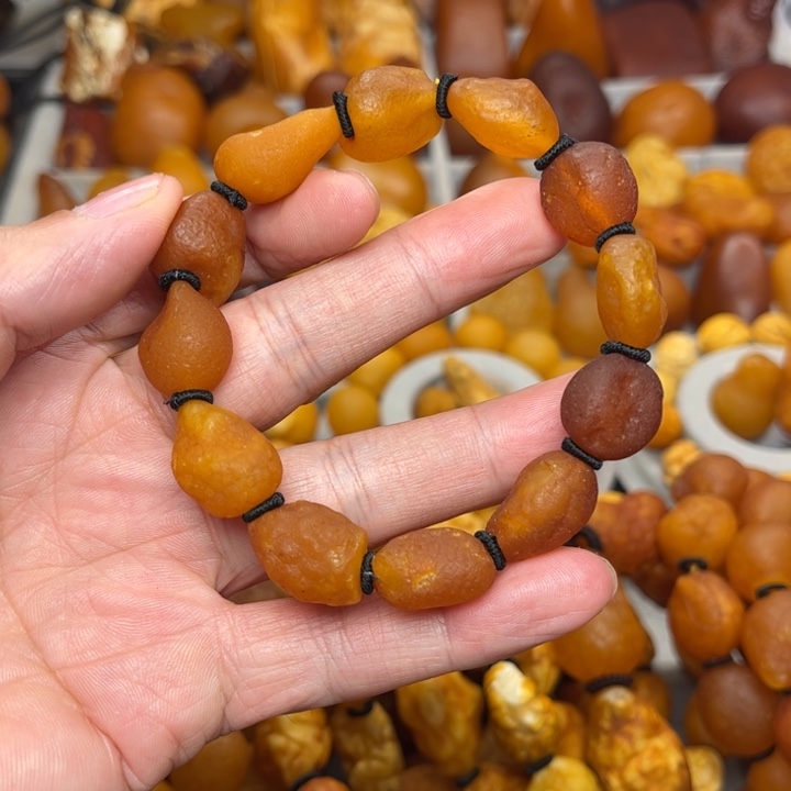 琥珀未镶嵌裸石天然蜜蜡手串