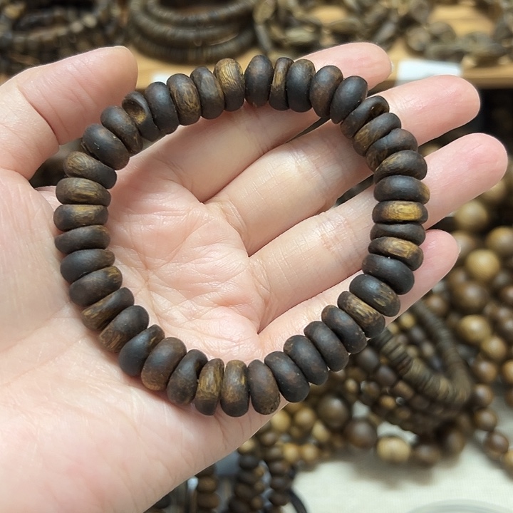 沉香碎屑沉香～99沉高油随形算盘 卡1.2（16.4g）