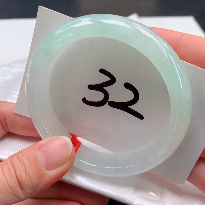 翡翠手镯未镶嵌正