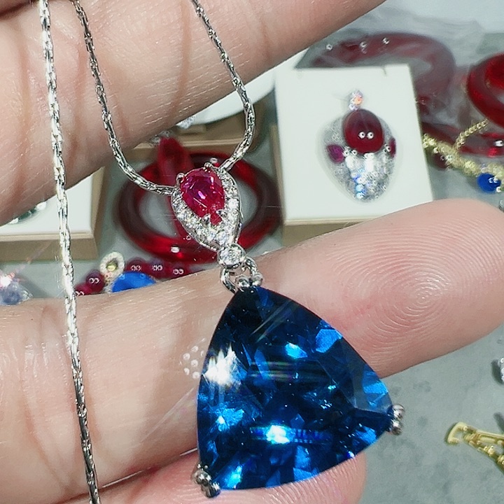 红宝石颈饰未镶嵌