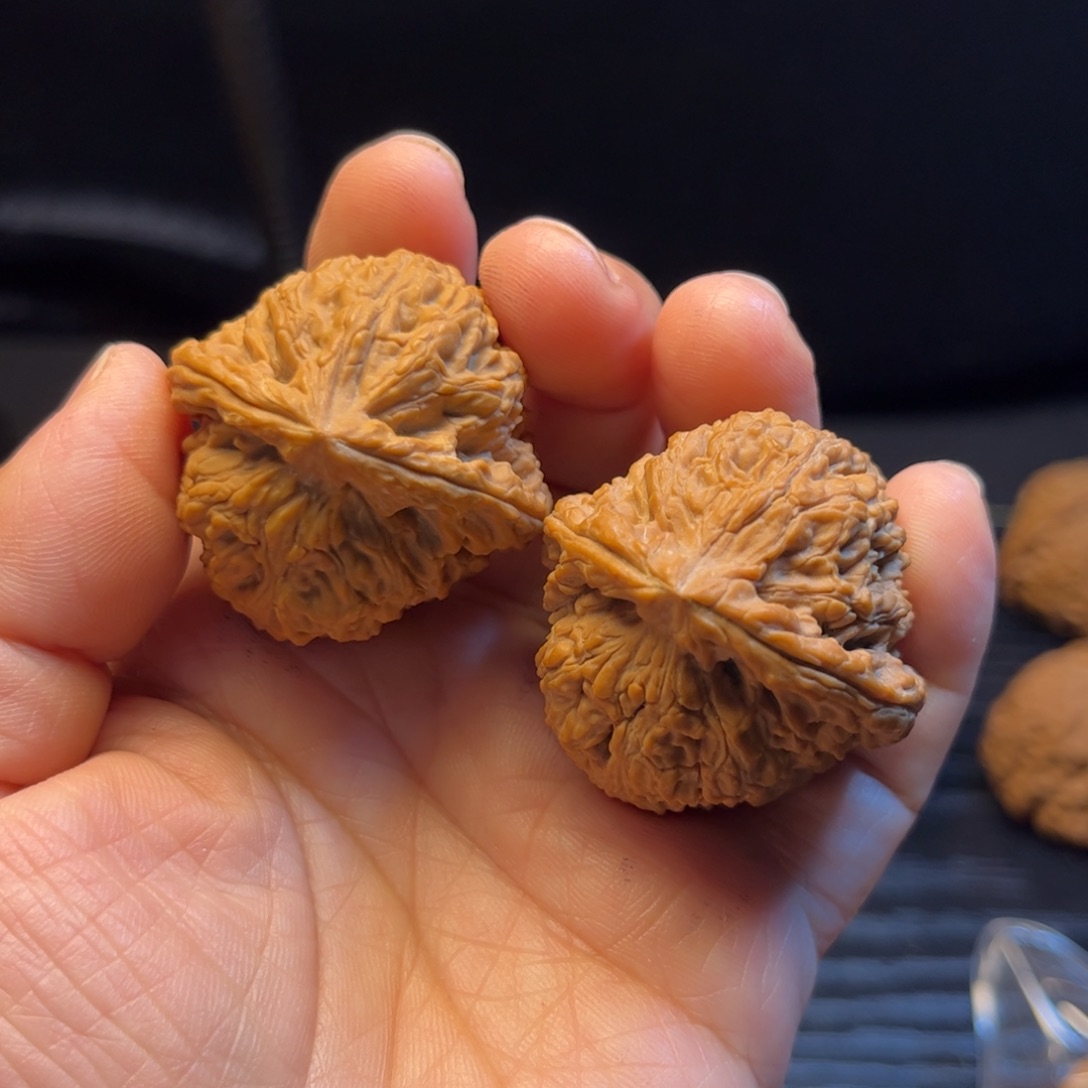 文玩核桃吊坠深**速南疆石