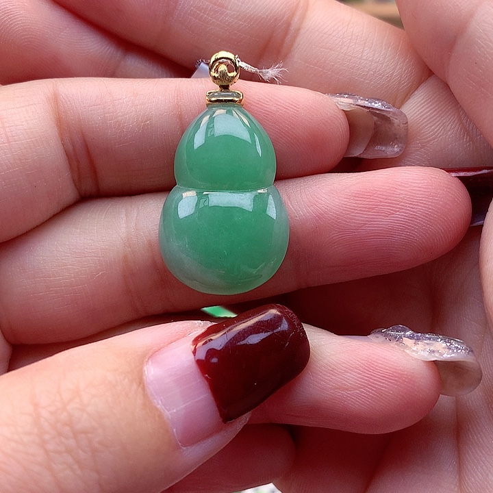 翡翠颈饰18K金镶嵌翡翠