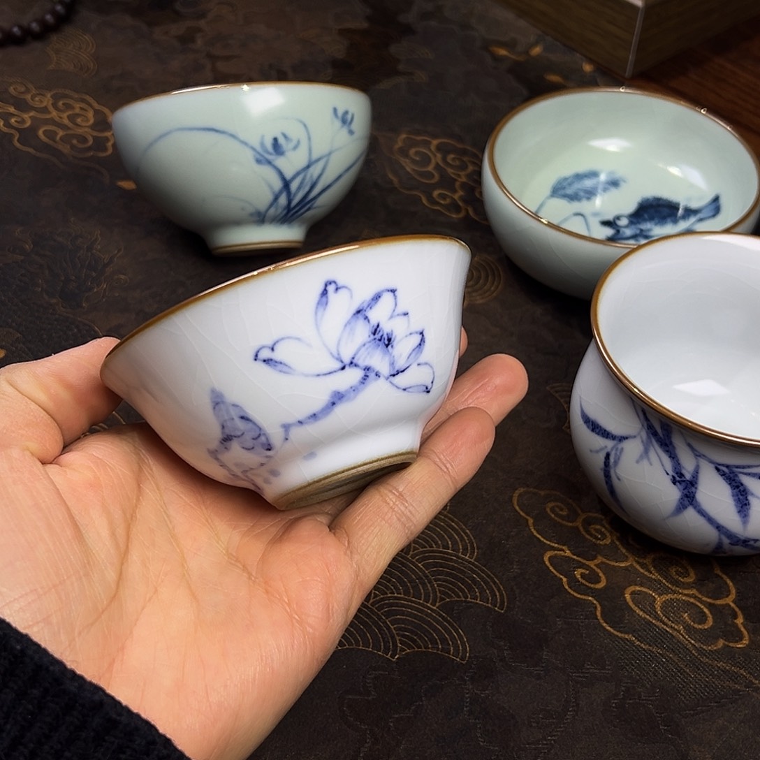 月白荷花内外绘若深杯