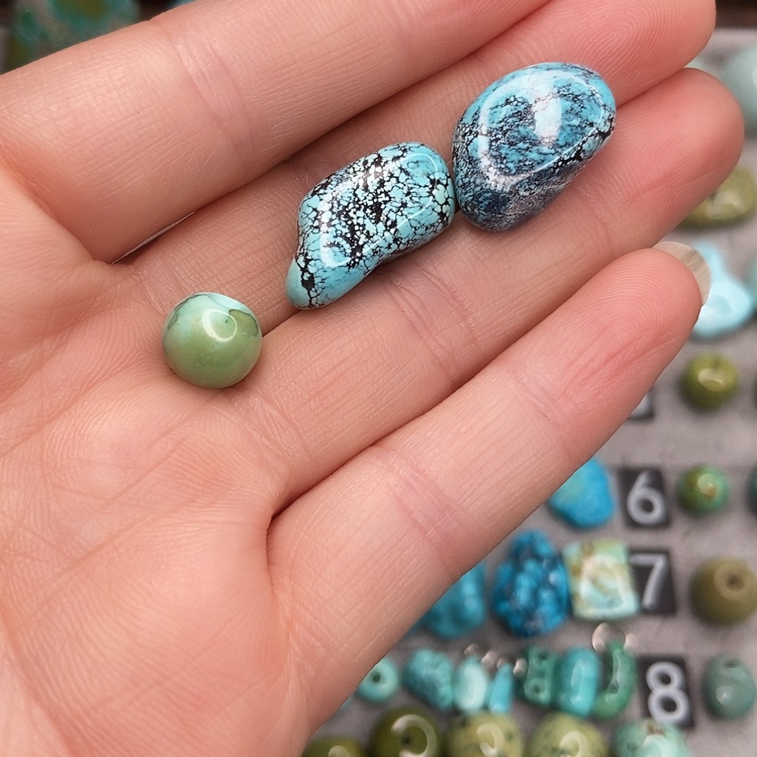 绿松石未镶嵌珠宝奇石